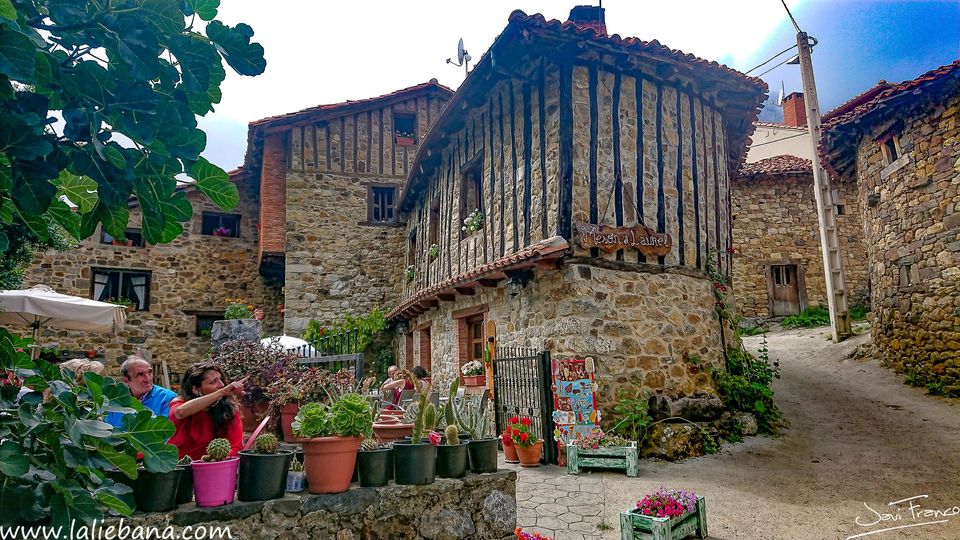 MESON EL LAUREL