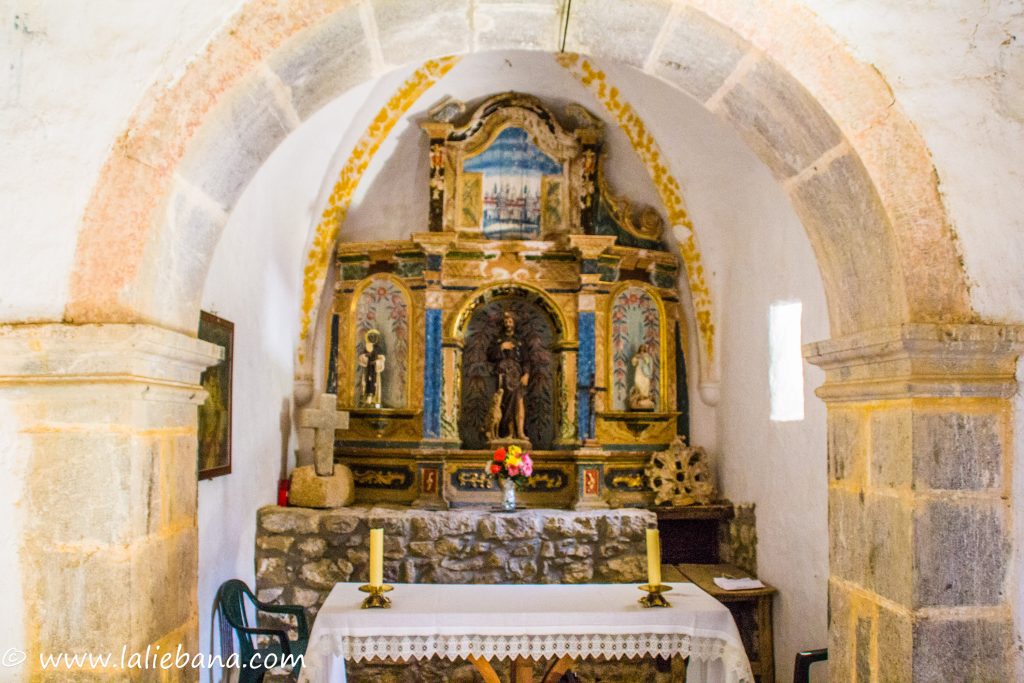 ERMITA DE SAN ROQUE ENTRE VENDEJO Y CALOCA. 